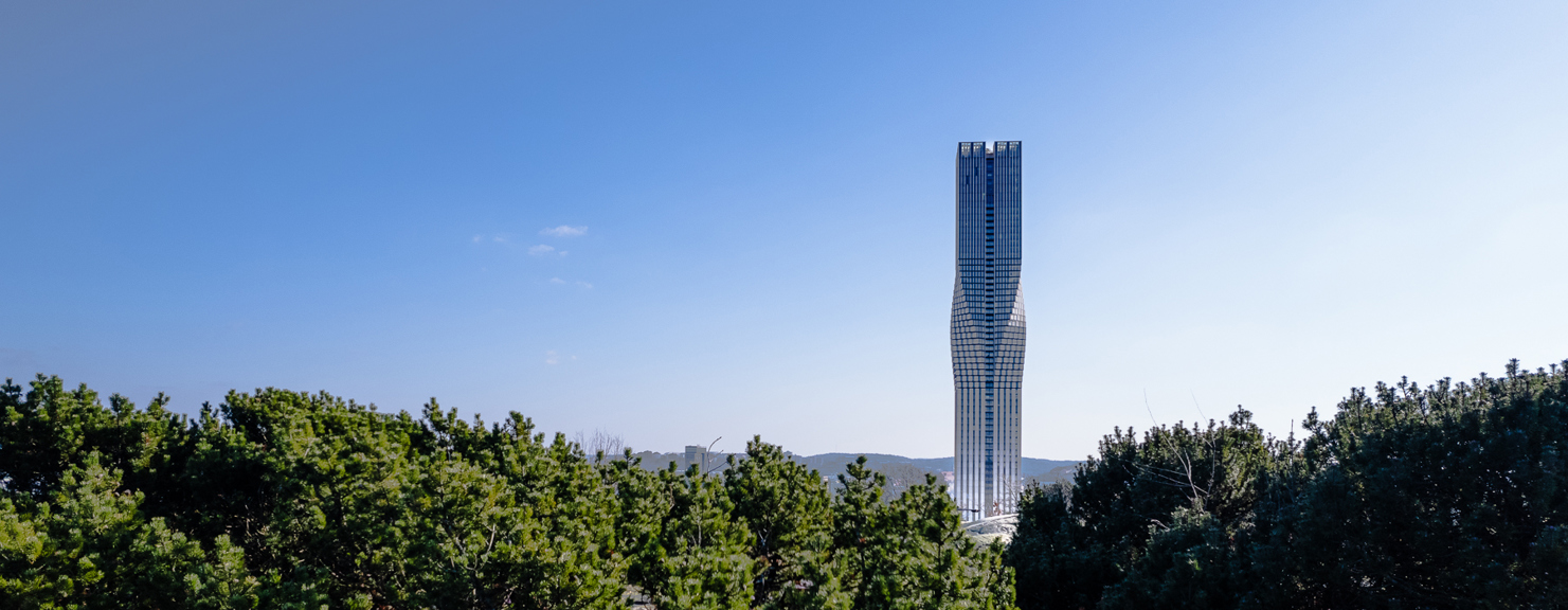 Delivering on top - a decentralised solution for 245 meters